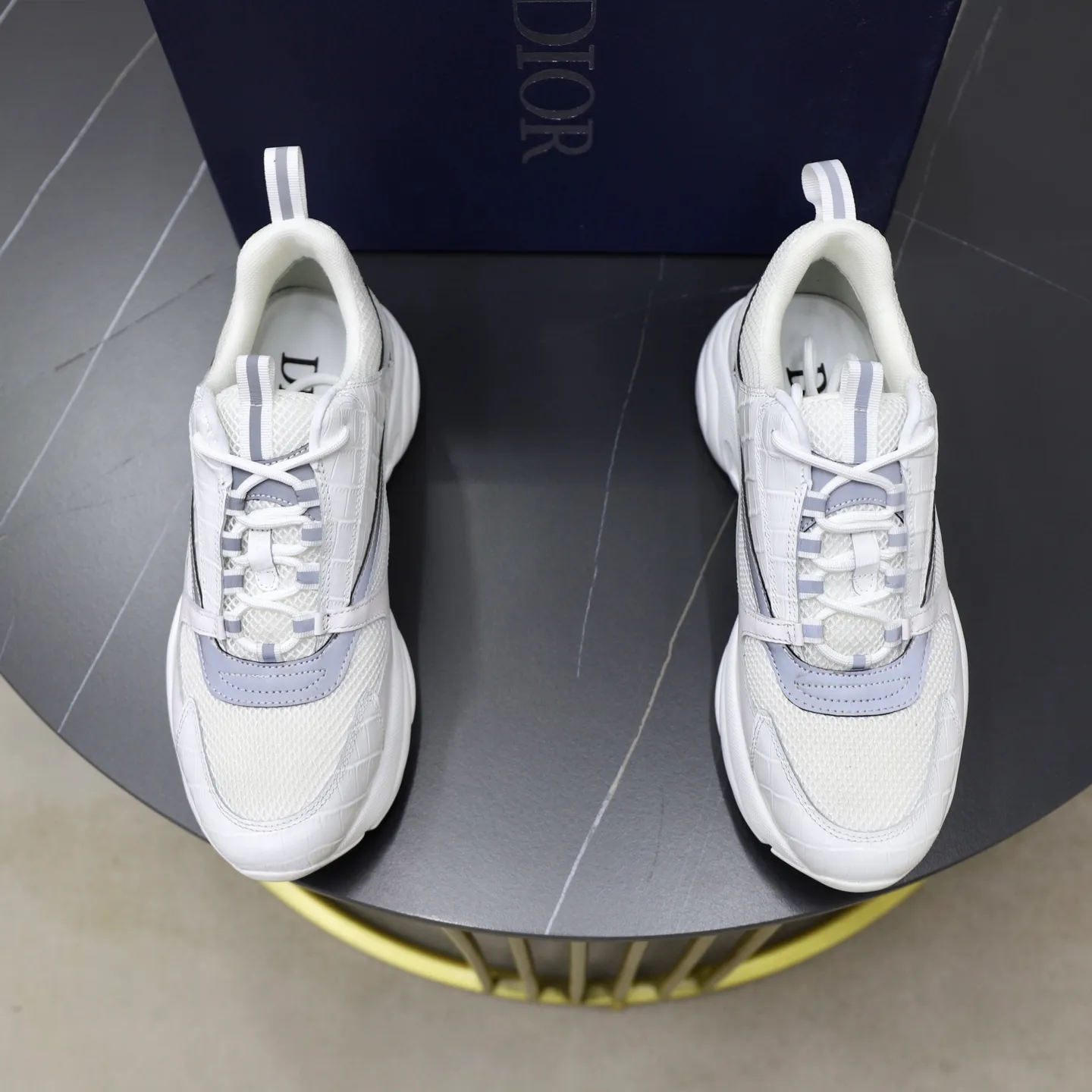 Ex-factory price: 500💰🙅‍♂️🙅‍♂️🙅‍♂️ Brand: Dior DIOR Standard code: 38-44 (45, 46 customized) Grade: Same as the official website Material: Original leather splicing Comfortable and breathable lining Original wear-resistant outsole Style category: Men's fashionable casual shoes Running sneakers Noble luxury brand elements Top luxury Color: actual picture color